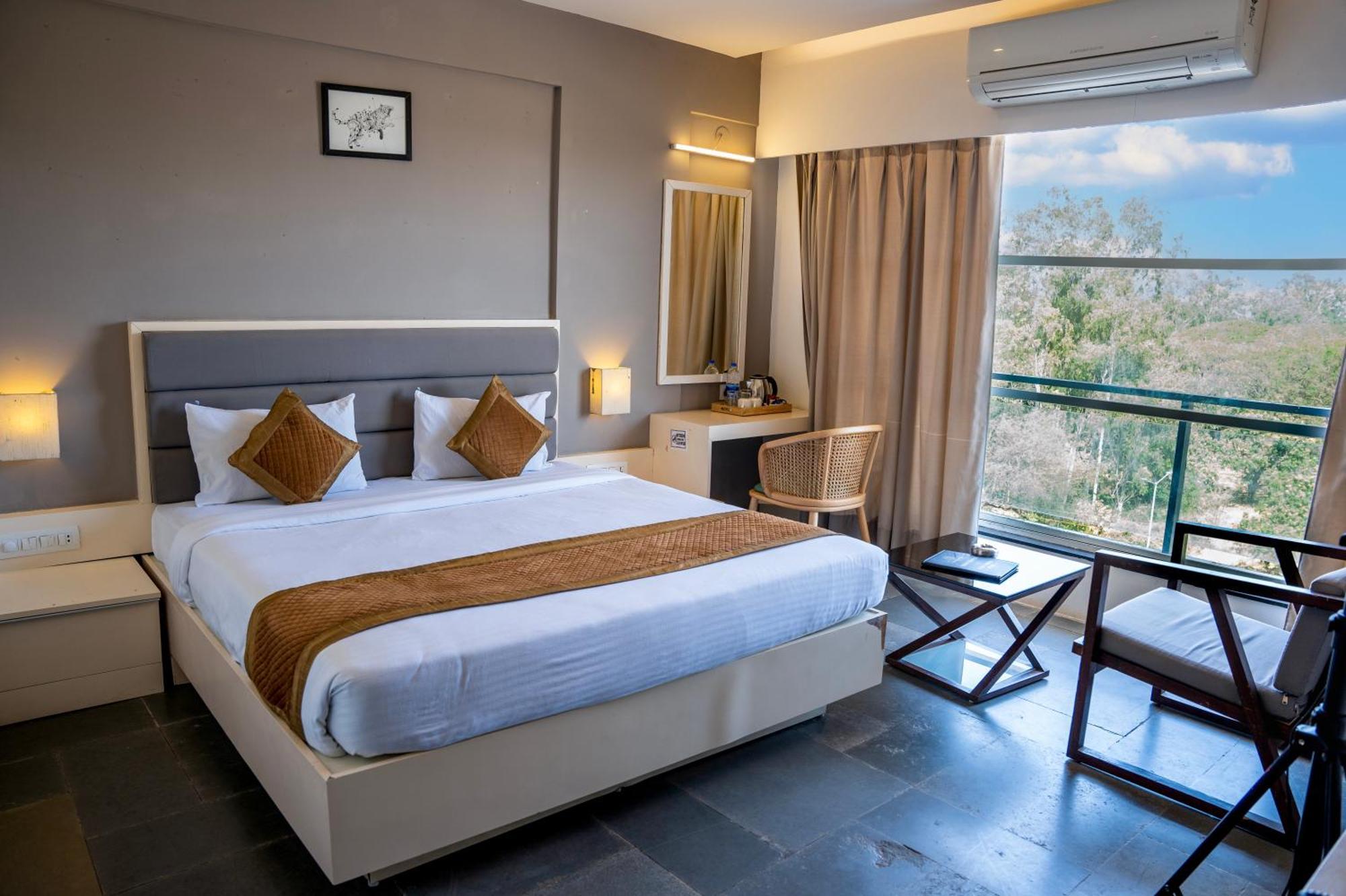 Hotel Dwarawata Dharwad Exterior foto